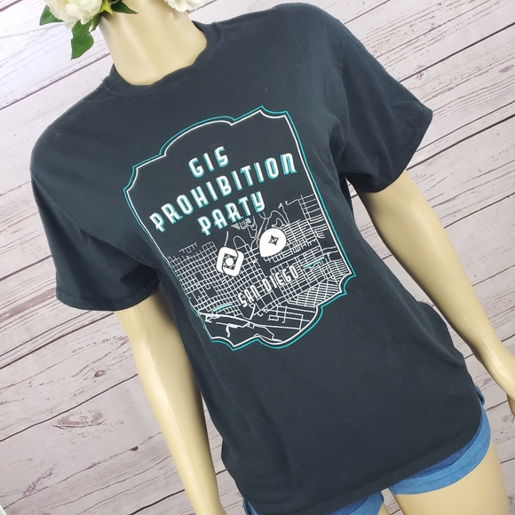 gildan medium black tshirt ( 5 for $20 ) - Picture 5 of 8